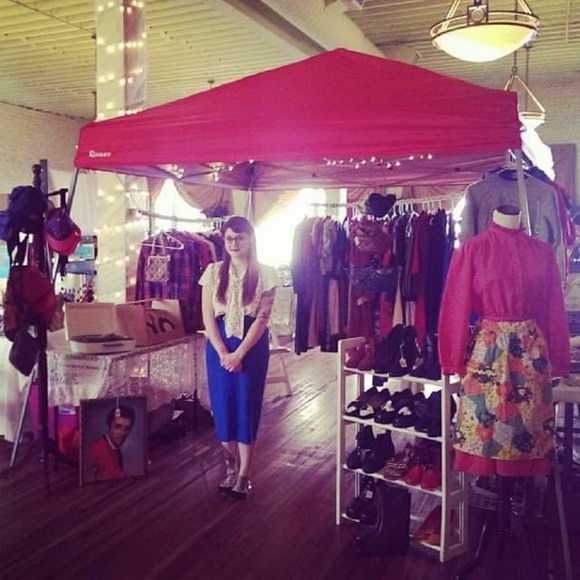 Meet your Posher, Dainty Mouse Vintage - Picture 4 of 5